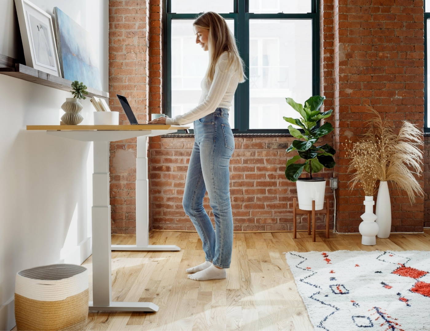 What Are the Benefits of a Desk Treadmill?