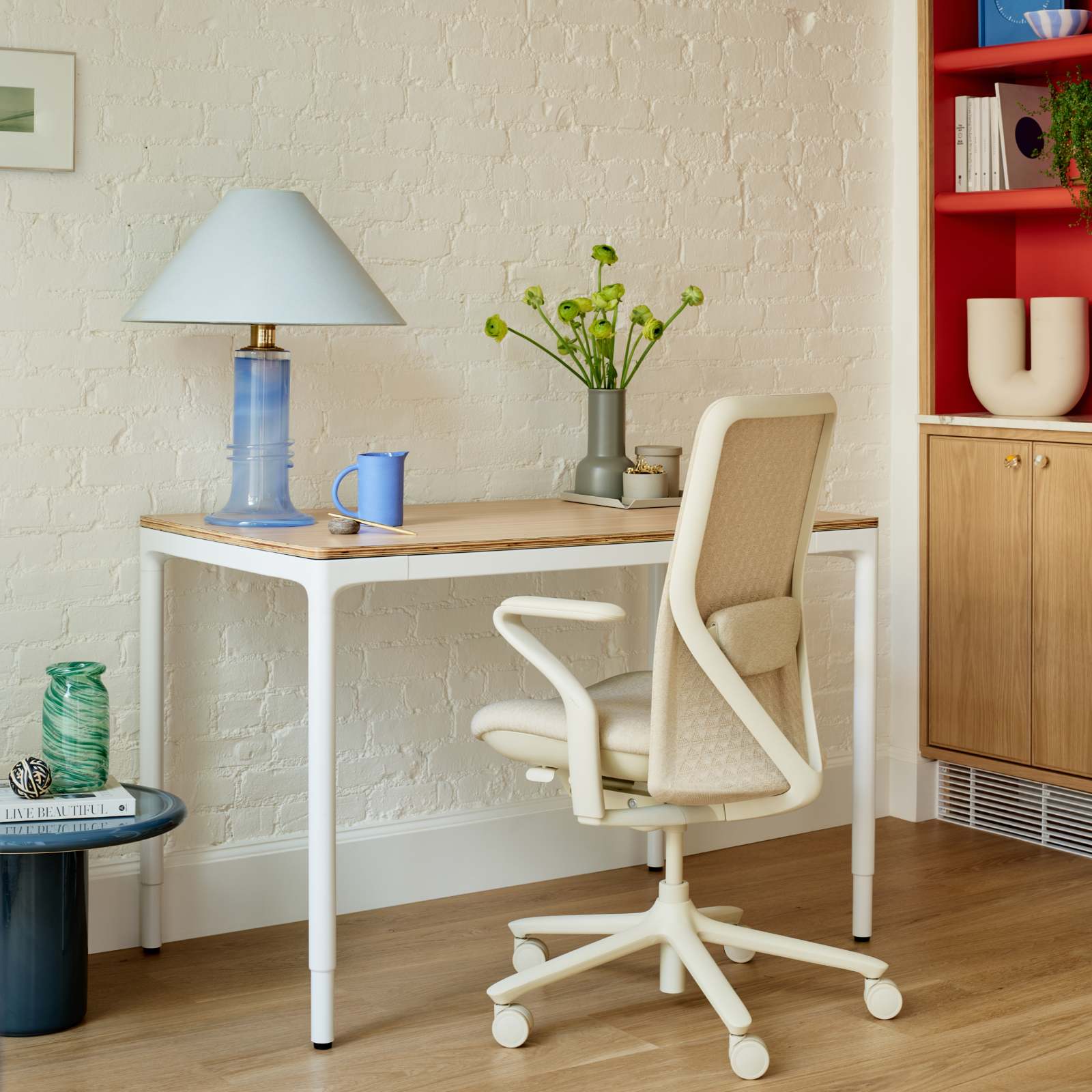 Top Color:White; Leg Color:White; Desk Size:59 inches x 27 inches;